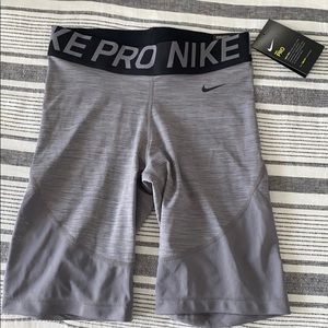 Women’s Nike Pros
